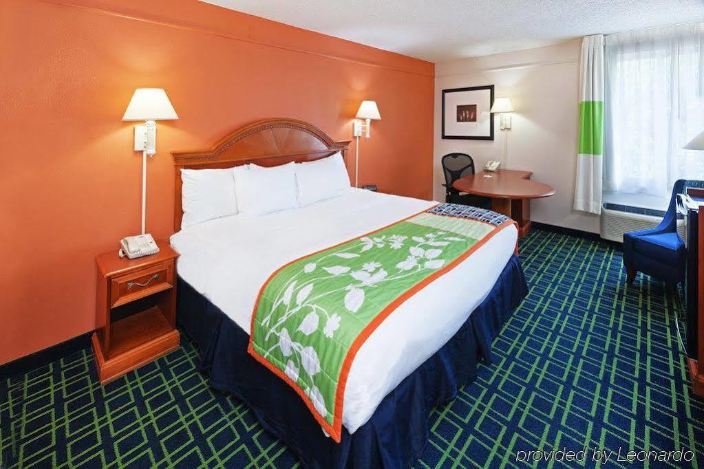 La Quinta Inn & Suites Tulsa Eksteriør billede