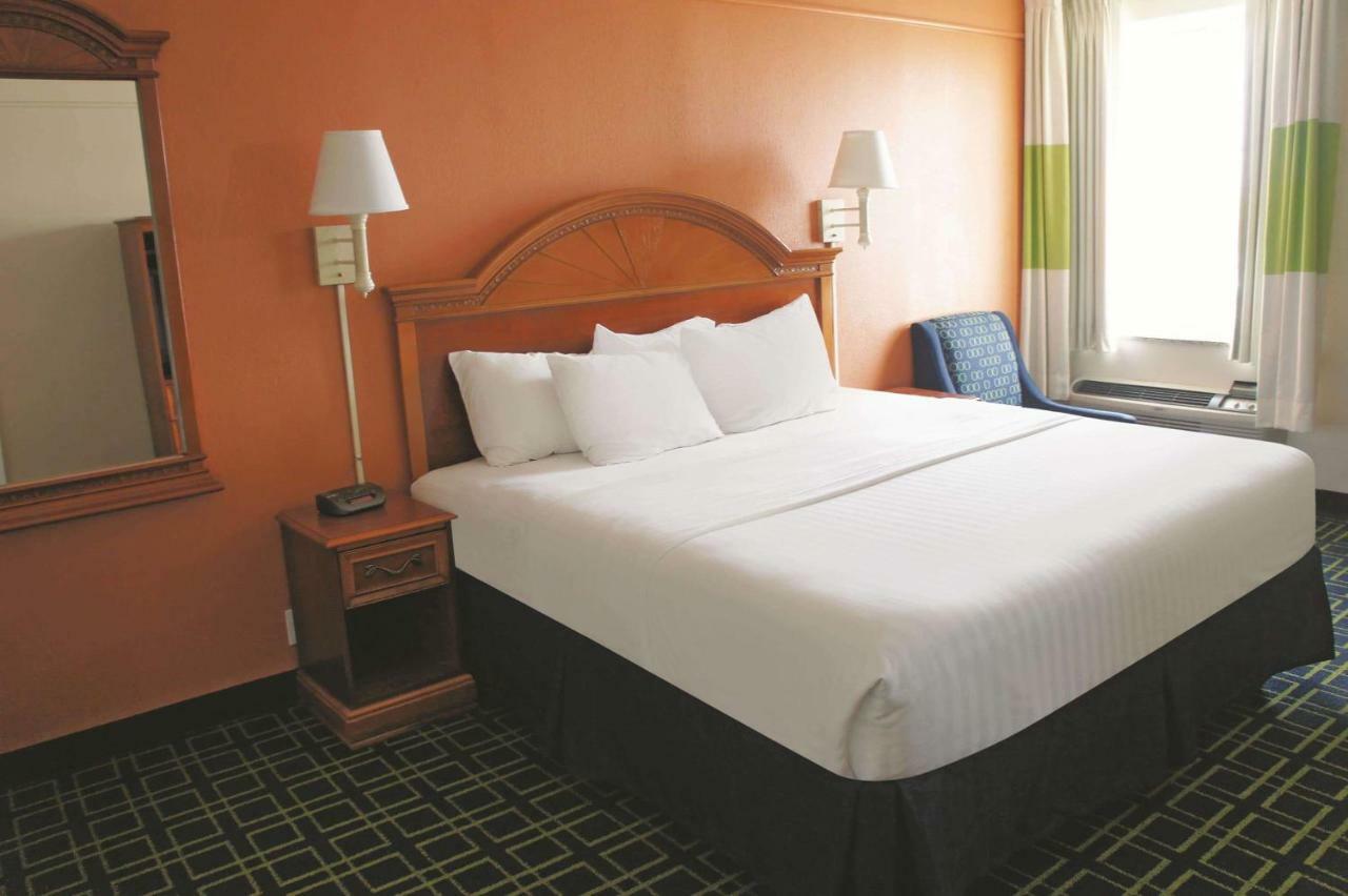 La Quinta Inn & Suites Tulsa Eksteriør billede