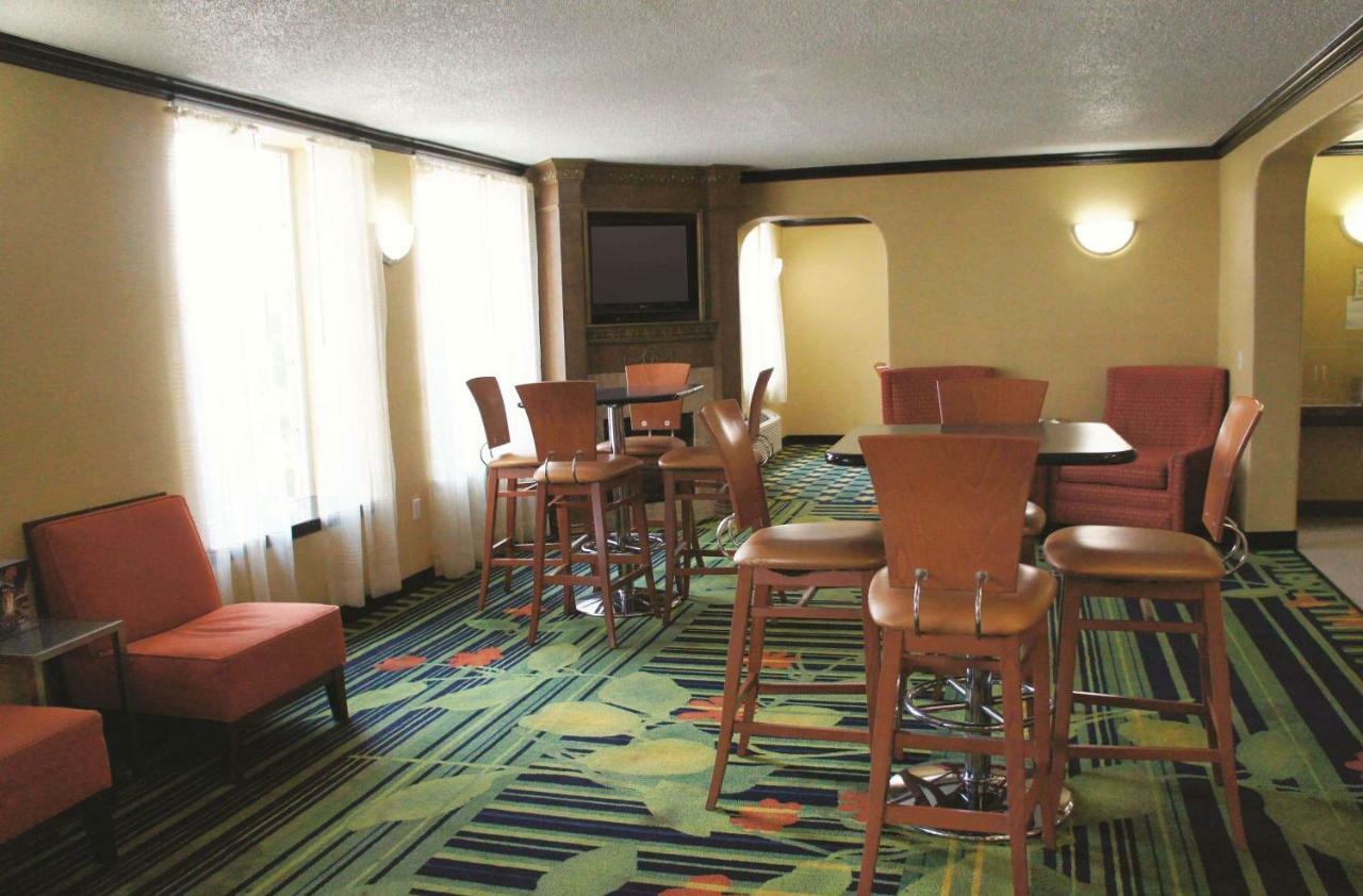 La Quinta Inn & Suites Tulsa Eksteriør billede