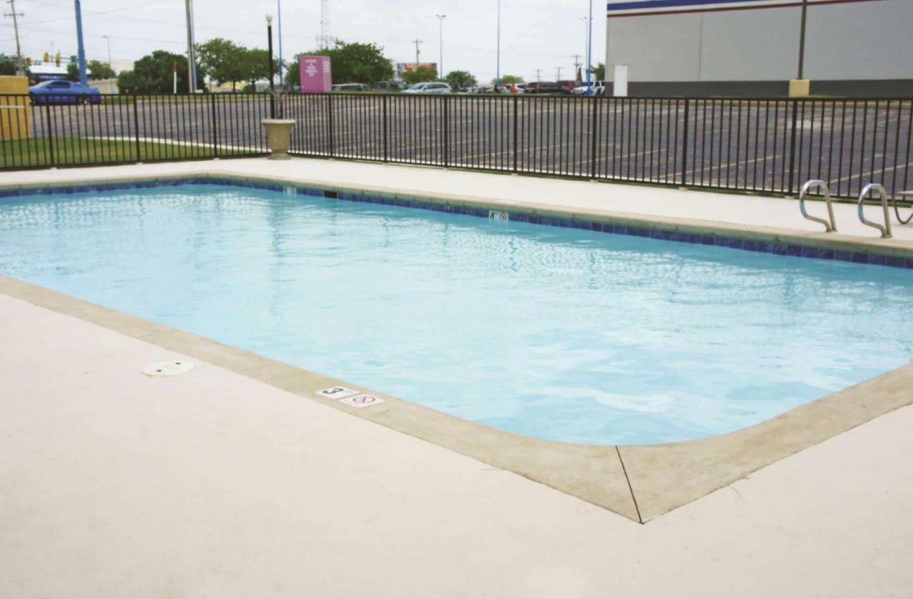 La Quinta Inn & Suites Tulsa Eksteriør billede