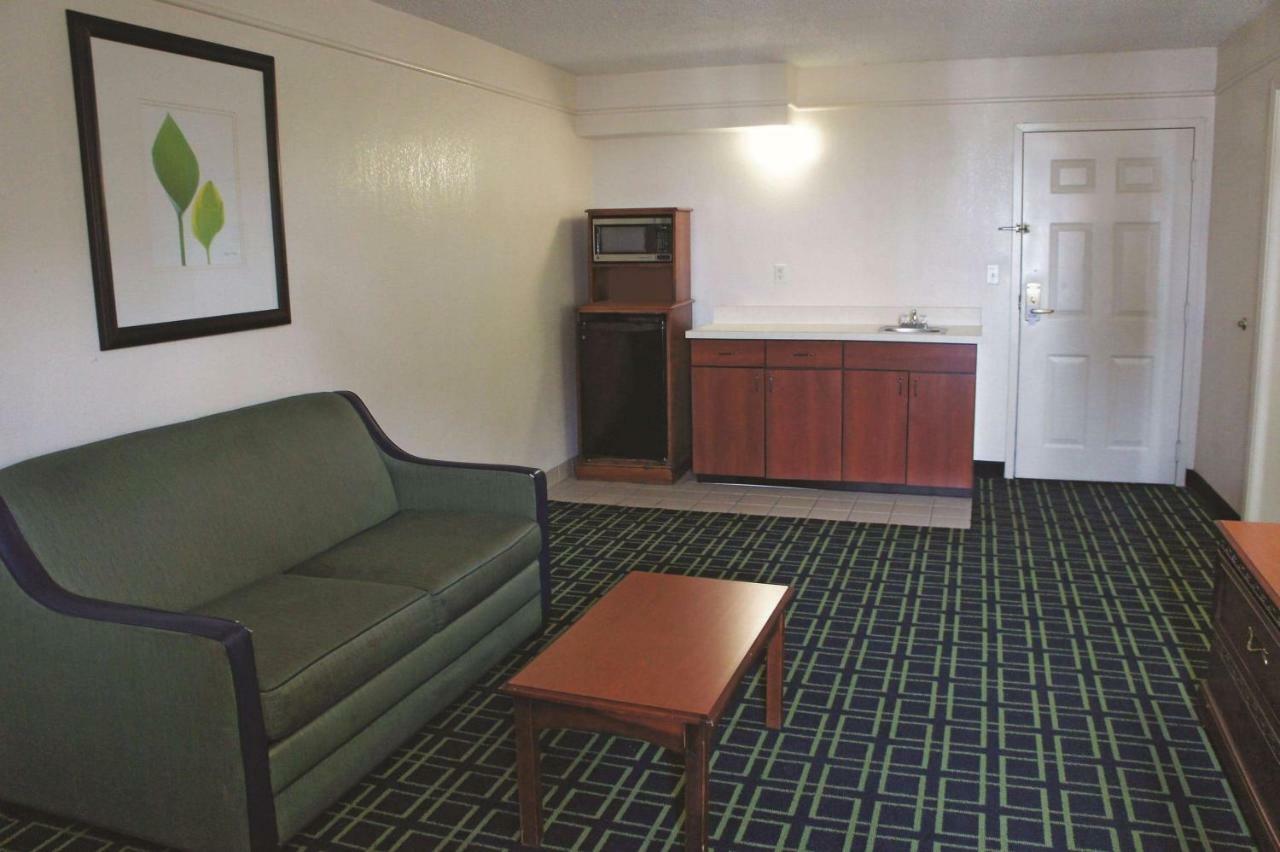 La Quinta Inn & Suites Tulsa Eksteriør billede