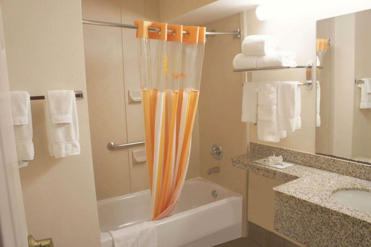 La Quinta Inn & Suites Tulsa Eksteriør billede
